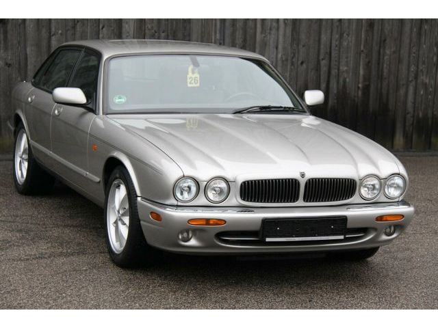 Jaguar XJ 4.0 Executive 2 Jahre Garantie