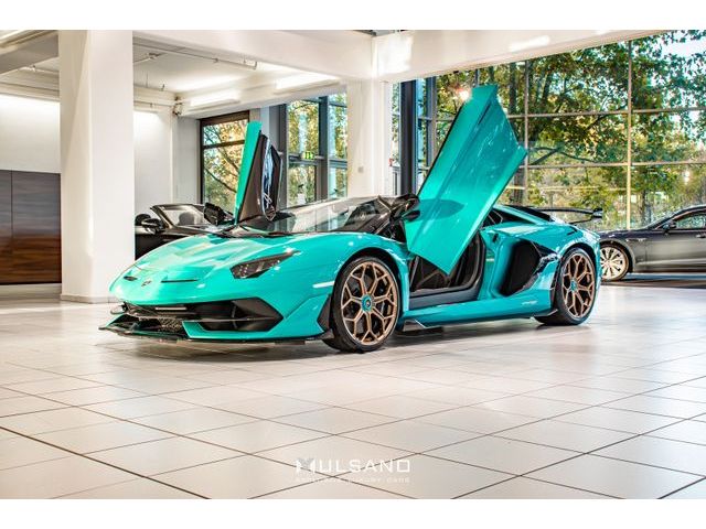 Lamborghini Aventador SVJ Roadster - BLU GLAUCO AD PERSONAM