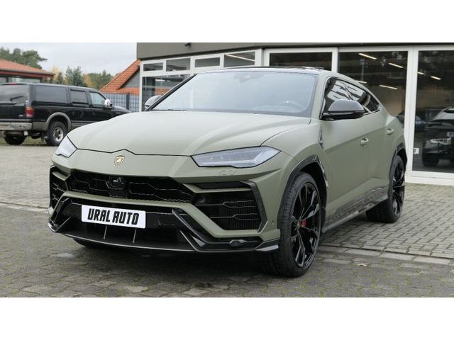Lamborghini Urus Voll-Carbon Ext./CCB/23"Alu/B&O/Anima/Pano
