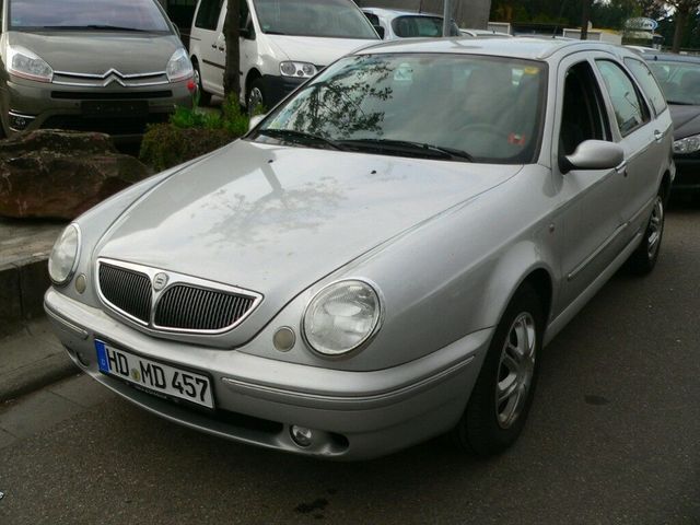 Lancia Lybra Station Wagon 1.9 jtd LX Euro 3 Neue Tüv