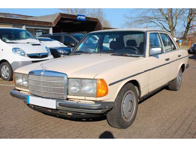 Mercedes-Benz 200 W123