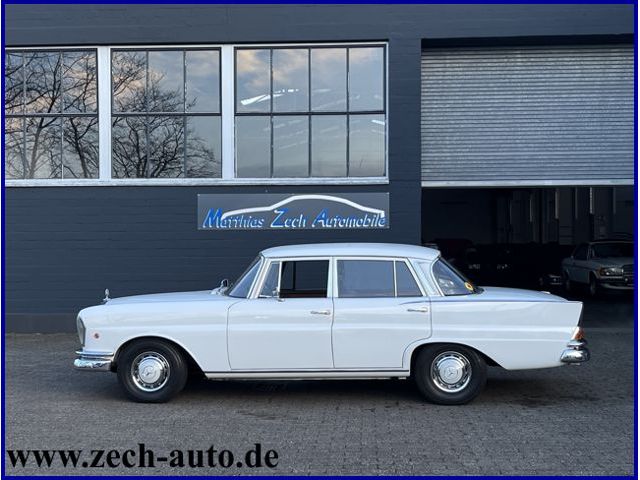 Mercedes-Benz 230 S W111 * Bildschön * Geringe Laufleistung