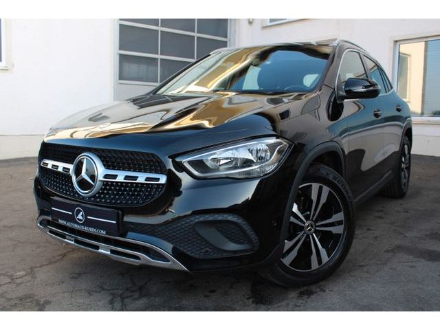 Mercedes-Benz GLA200d Progressive KAMERA+NAVI+AMBIENTE+CARPLAY