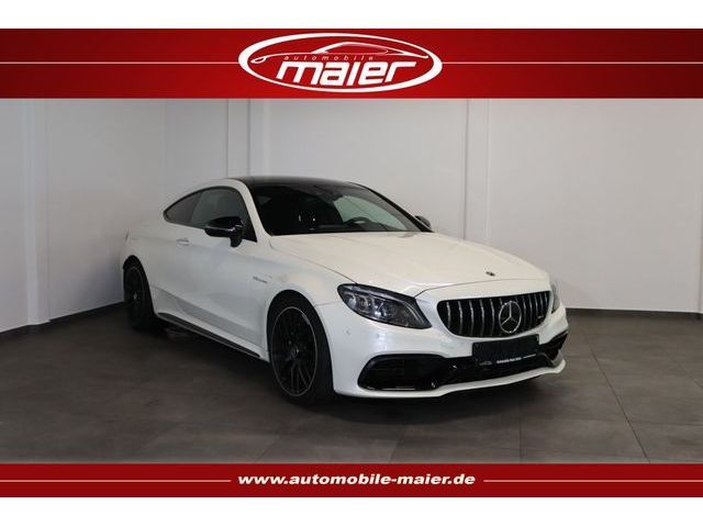 Mercedes-Benz C 63 AMG Coupe Night-Carbon-Pano-Burm.-Multibeam