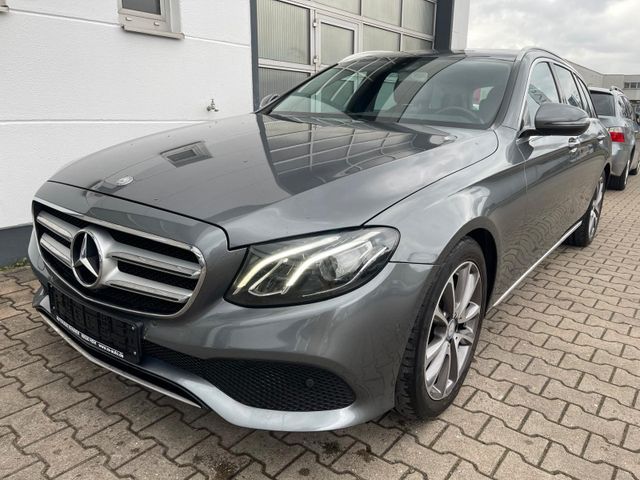 Mercedes-Benz E 200 T W212 Autom./eSD/LED/Navi/Avantgarde/Kamer