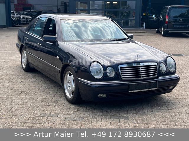 Mercedes-Benz E 230 AVANTGARDE Limo Automatik Leder Schiebed.