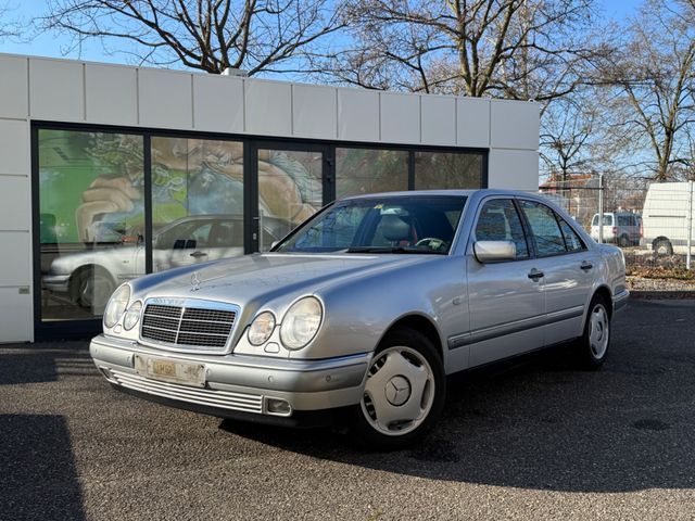 Mercedes-Benz E 240 Lim Elegance/Xenon/2xKlima/Memory/Leder/SHZ