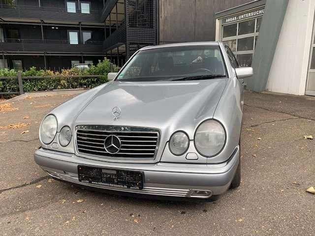Mercedes-Benz E 240 Elegance