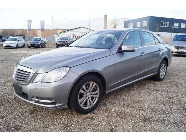 Mercedes-Benz E 250 E 250 CGI BlueEfficiency ELEGANCE, Automatik, 1.Hd