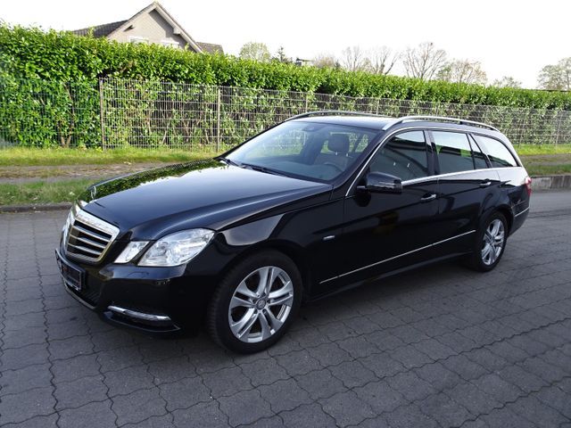 Mercedes-Benz E 300 CDI T BlueEFFICIENCY AVANTGARDE / Leder