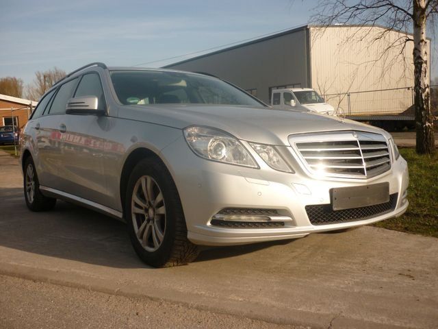 Mercedes-Benz E 350 CGI T BlueEFFICIENCY