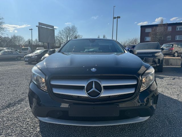 Mercedes-Benz GLA 180 d KLIMA/NAVI
