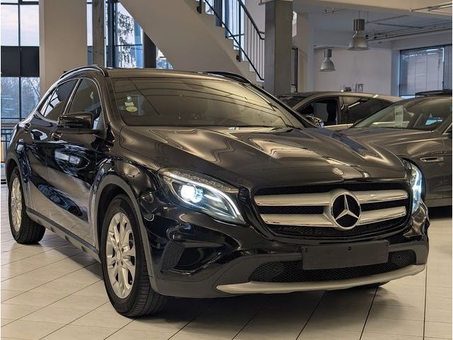 Mercedes-Benz GLA 200 d 4Matic Style RFK. Bi-Xenon. Sitzh. BT