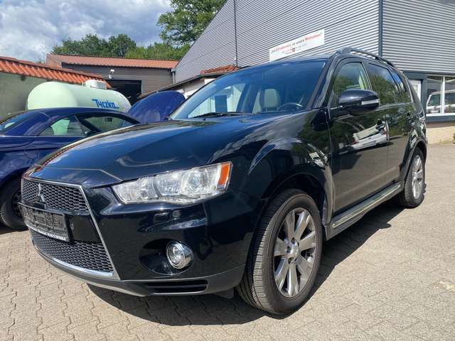 Mitsubishi Outlander 2.2d Instyle 4WD Scheckheft VOLL 7-Sitzer Tuv 5/27
