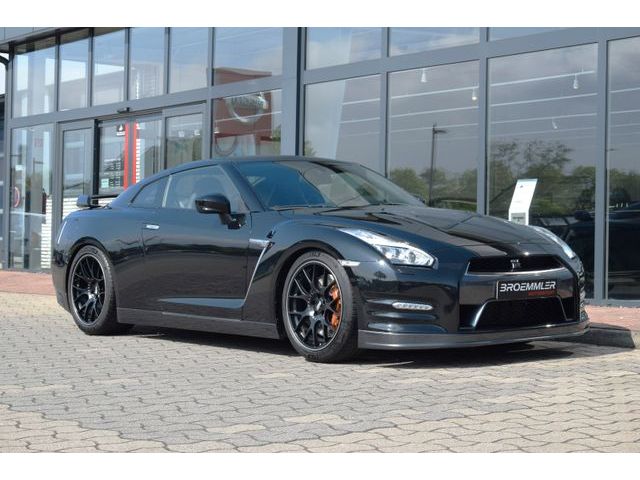 Nissan GT-R Premium Edition