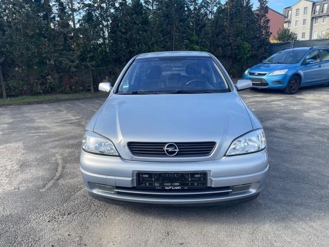 Opel Astra 1.6 Elegance Automatik
