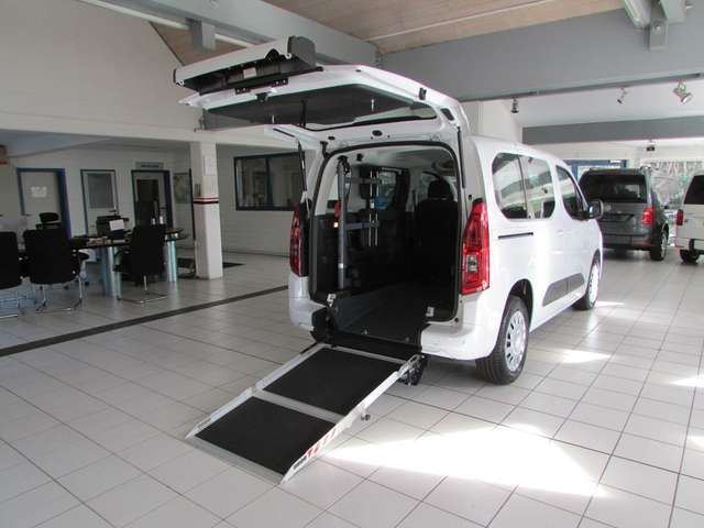 Opel Combo Life Rollstuhlrampe/Beginderg/Seileinde