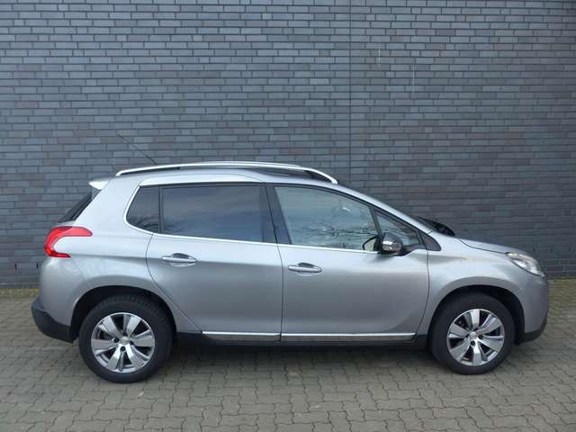 Peugeot 2008 Allure Glasdach/Navi/Klimaautom/PDC