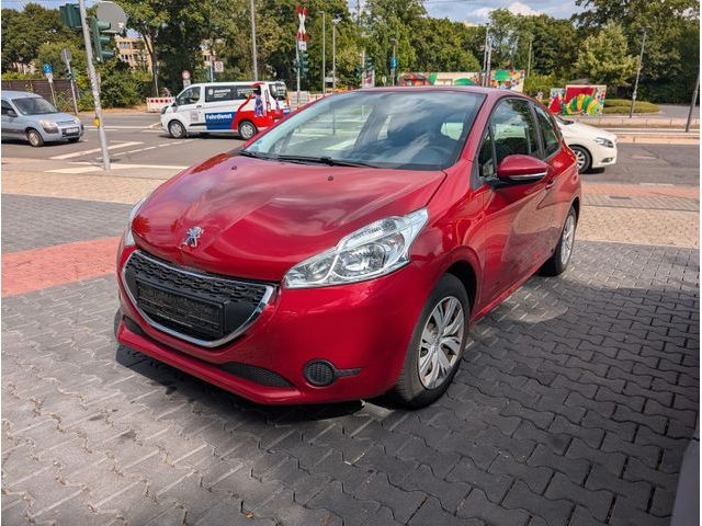 Peugeot 208 Active BT. PDC. Klima