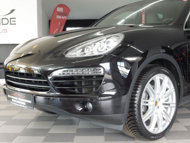 Porsche Cayenne 3.0 Diesel PANO/AHK/21"/LUFT/1.HAND