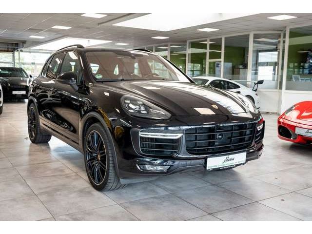 Porsche Cayenne Turbo PDK*PCCB*LED*BURMESTER*TV*Approved