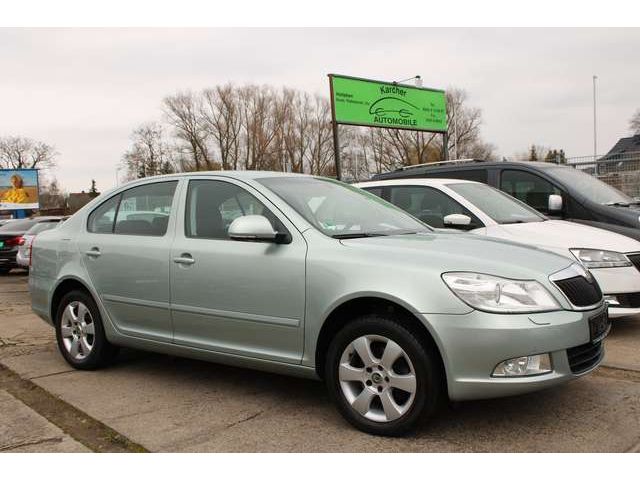 Skoda Octavia Elegance*Xenon*DSG*PDC*AHK*SH*WR/SR