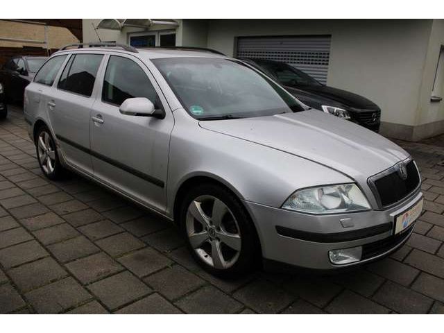 Skoda Octavia Combi 2.0 TDI Elegance Navigation Xenon Tempomat P