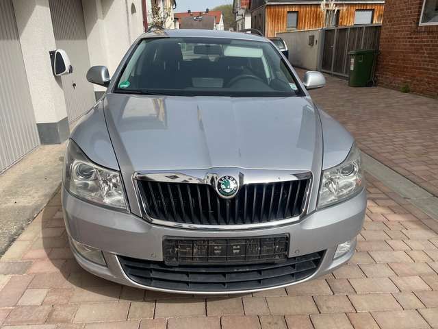 Skoda Octavia Combi 1.6 TDI DPF 8-fach bereift Parkpilot