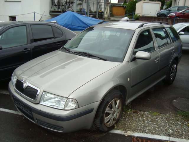 Skoda Octavia 1.6 Combi Tour TÜV NEU