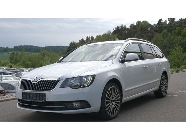 Skoda Superb Combi 3.6 FSI L&K 4x4*TEMP*STDHZ*RFK*XENO