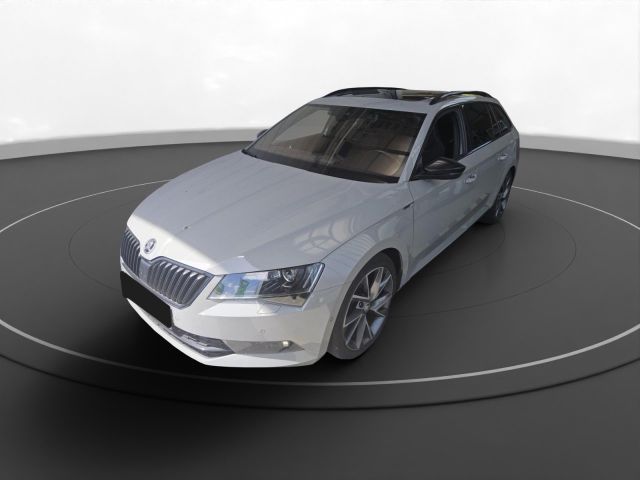 Skoda Superb Combi Sportline*NAVI*PANO*XEN*AHK*19 ZOLL
