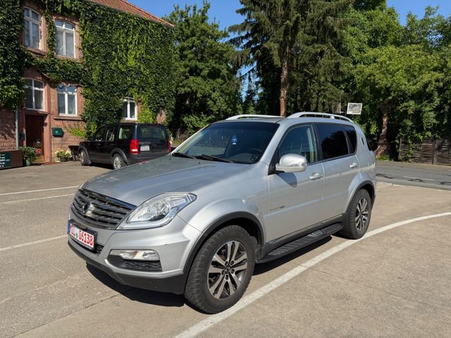 SsangYong Rexton W Sapphire 4WD/Automatik/Leder/AHK 2.6T