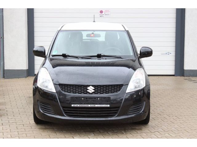 Suzuki Swift Black & White