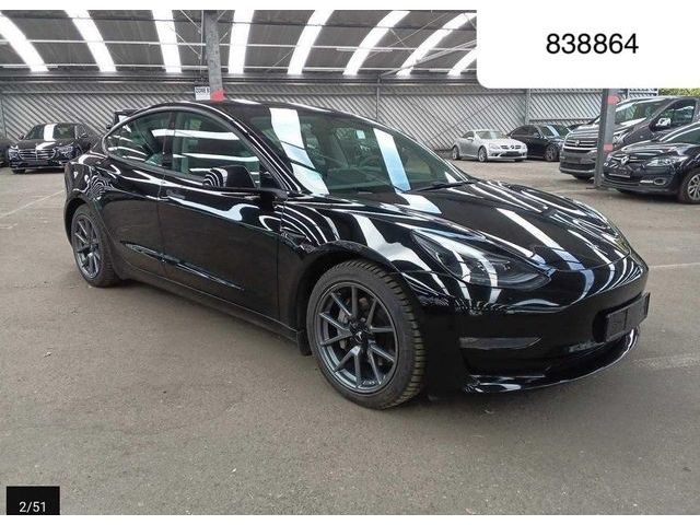 Tesla Model 3 Long Range Dual AWD Wärmepumpe Kam Pano
