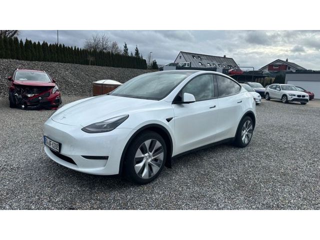 Tesla Model Y long Range Dual AWD 1 Hand MwSt.