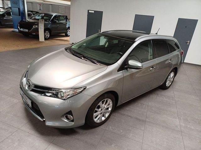 Toyota Auris 1.6 Touring Sports Life+