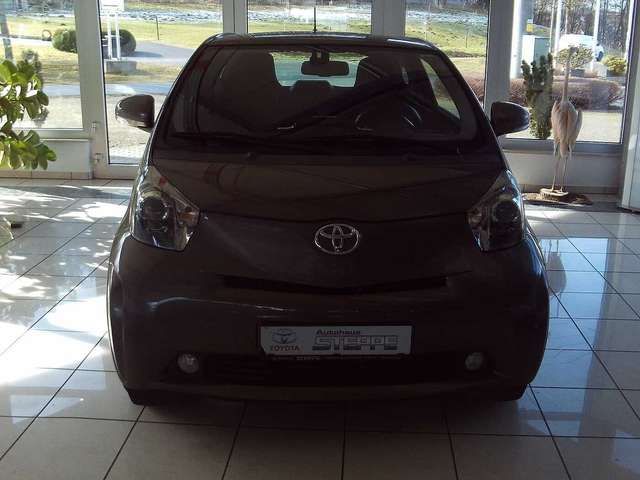 Toyota iQ 1.0 +