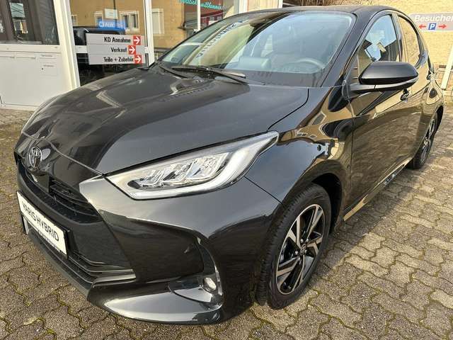 Toyota Yaris Hybrid Team Deutschland + Comfort Paket