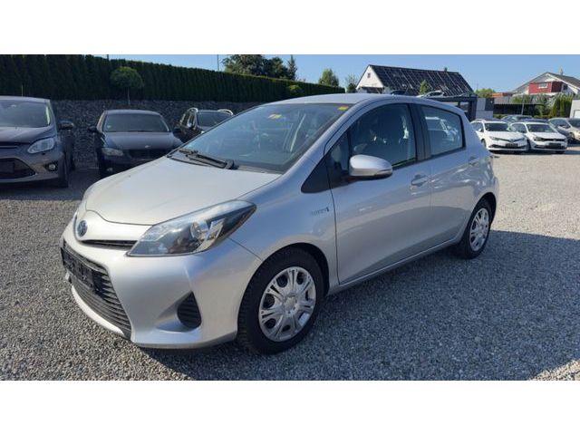 Toyota Yaris 1.5 Hybrid Life TÜV neu