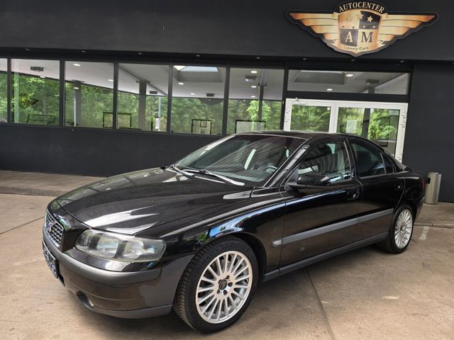 Volvo S60 2.4 Lim. Summum LEDER/AHK/Technik+Optik-TOP