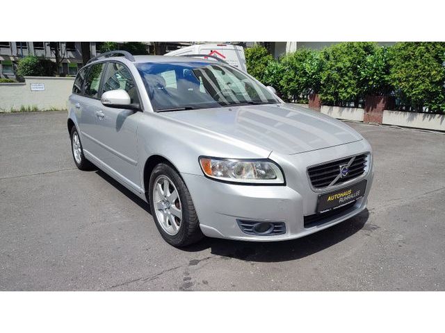 Volvo V50 Kombi 2.0 D Momentum, Leder , Navigation,..