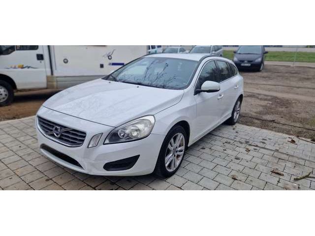 Volvo V60 D4