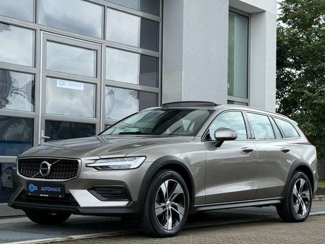 Volvo V60 Cross Country V60 CROSS COUNTRY PRO B4 AWD*PANO*B&W*BELÜFTUNG*