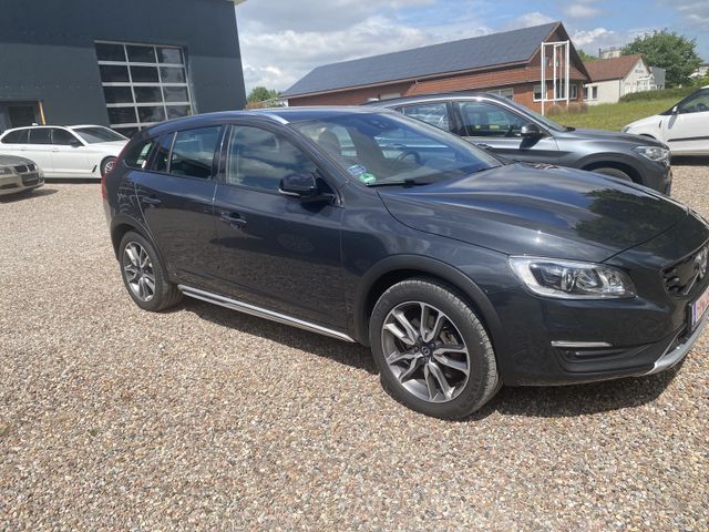 Volvo V60 Cross Country Summum Leder+STANDHEIZUNG+Kame