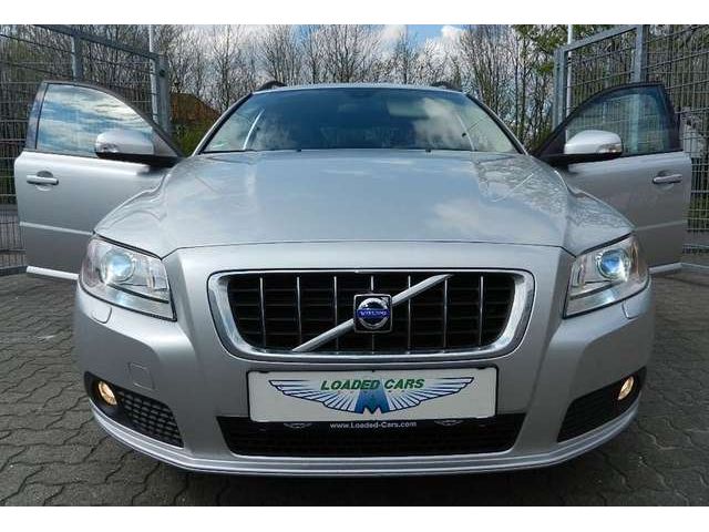 Volvo V70 D5 PREMIUM-Sound/2.Hd /8 x Alufelgen + AHK / Navi