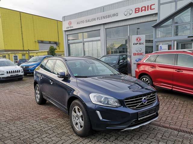 Volvo XC60 Momentum 2WD*Navi*Leder*8-fach bereift*Klima uvm.