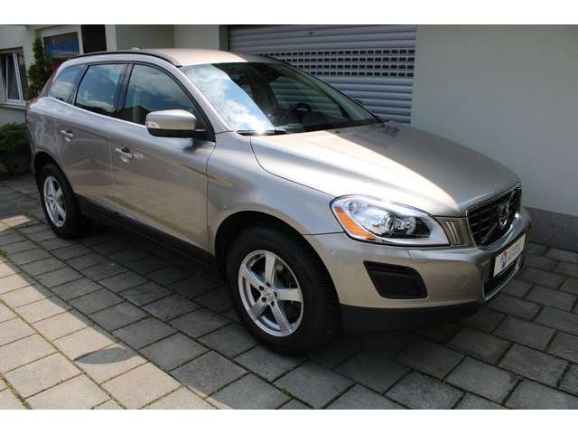 Volvo XC60 D3 AWD Aut. Momentum BiXenon Navigation Tempomat S
