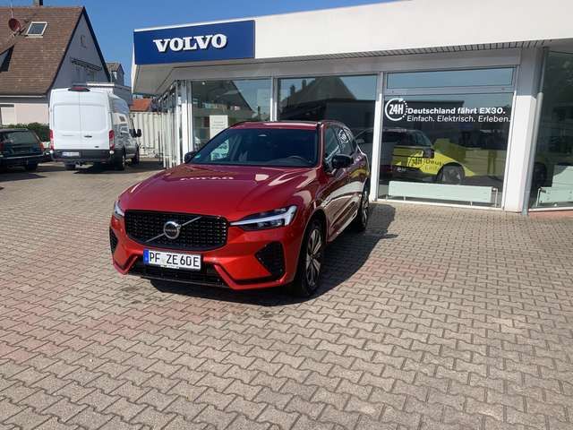 Volvo XC60 Plus Dark Recharge Plug-In Hybrid AWD