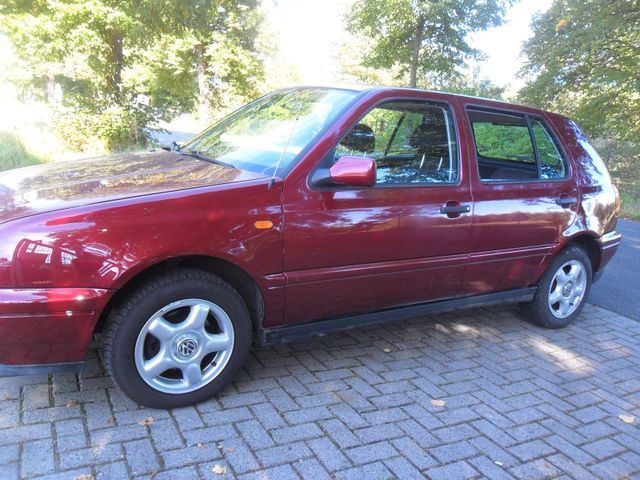 VW Golf 1.8 GL Automatik /Tüv/Au Neu / Metallic