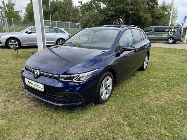 VW Golf VIII Variant Life DSG Standheizung AHK